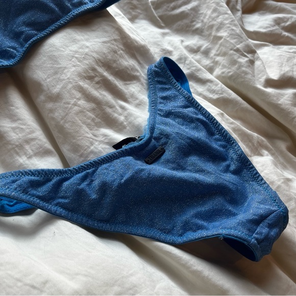 Triangl Bikini Set - Picture 3 of 5